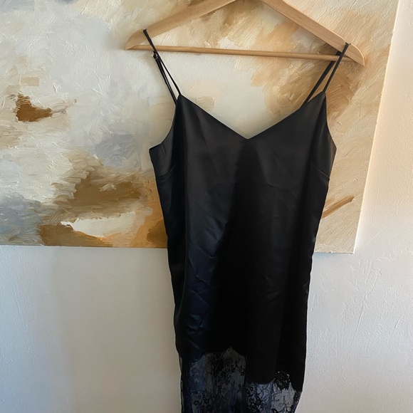 Slip dress with lace hem - Picture 3 of 4